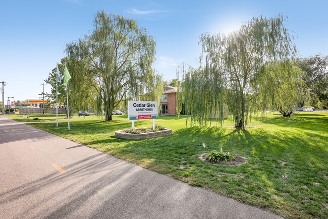 Building Photo - Cedar Glen Rental
