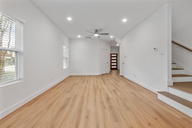 Photo - 1220 E 33rd St