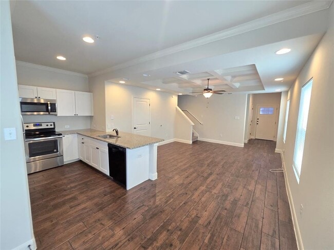 Photo - 6403 Melanzane Ave