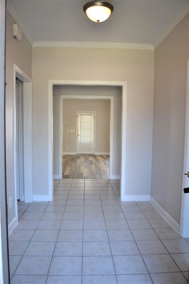 Photo - 351 Barnsley Dr