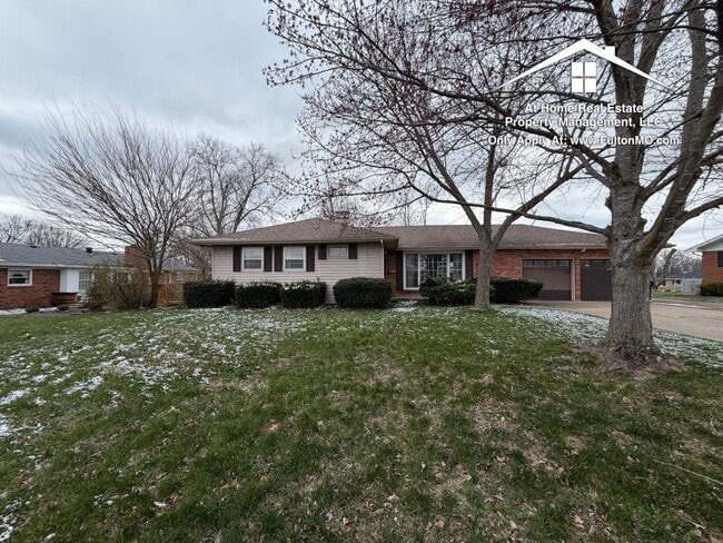 Building Photo - 1803 N School Blvd