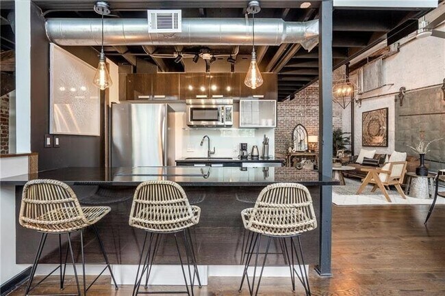 650 Glen Iris Dr NE Unit 23