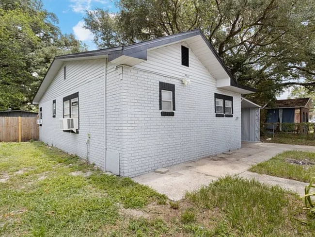 Photo - 8213 N Elmer St