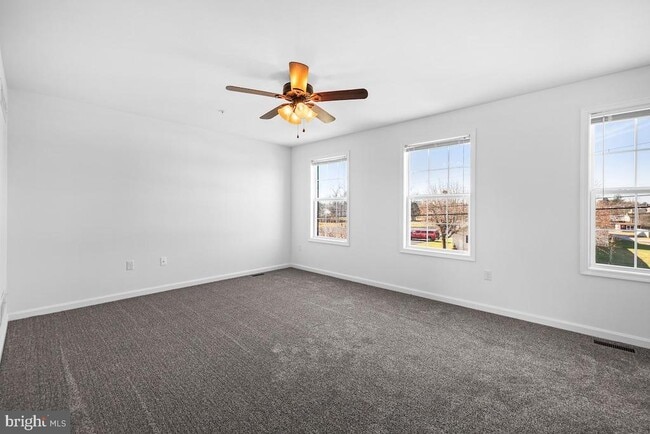 Photo - 112 Breezewood Dr