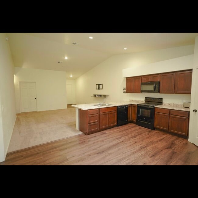 Building Photo - 7286 E 38th St Rental