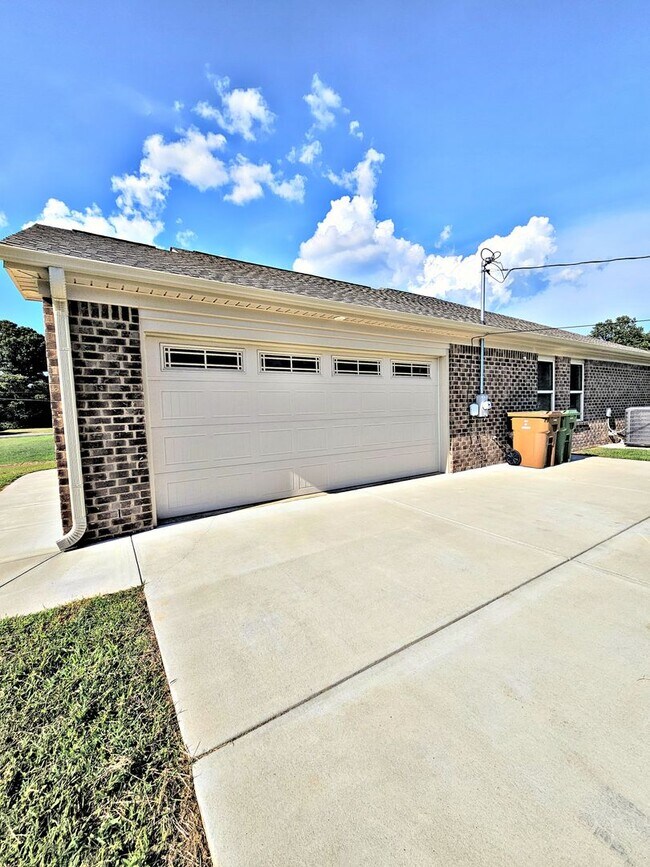 717 Iron Wood Dr