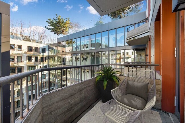 Photo - 123 Melrose St Unit 708