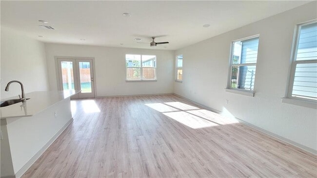 Photo - 13708 Zuhause Dr