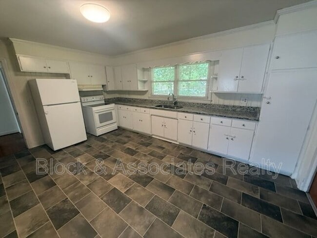 Photo - 1723 Brook Dr