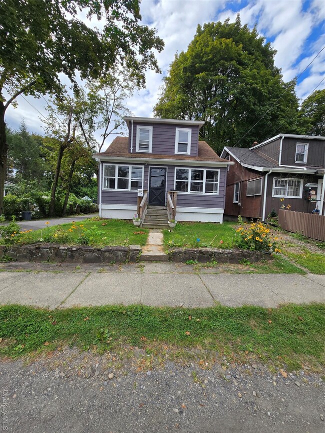 Building Photo - 469 1st St Rental