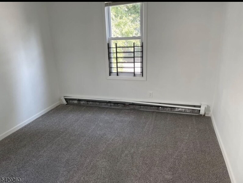 Photo - 194 Hobson St