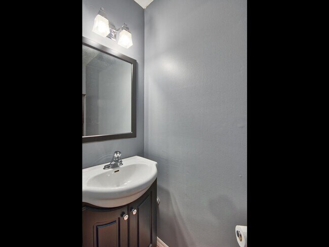 Photo - CORNER 3BD TOWNHOME ON SOUTHDALE RD W Unit 152