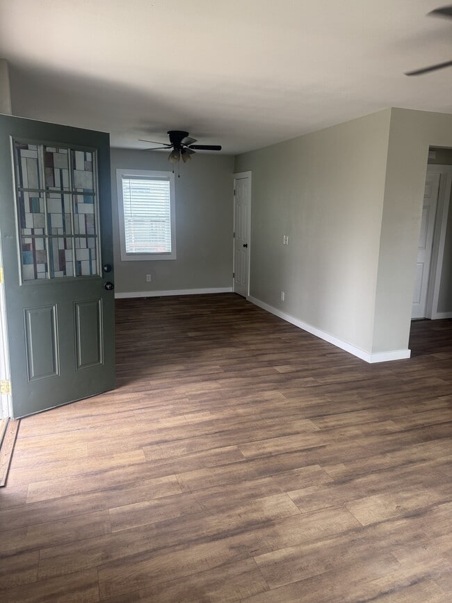 Photo - 114 S Elm St