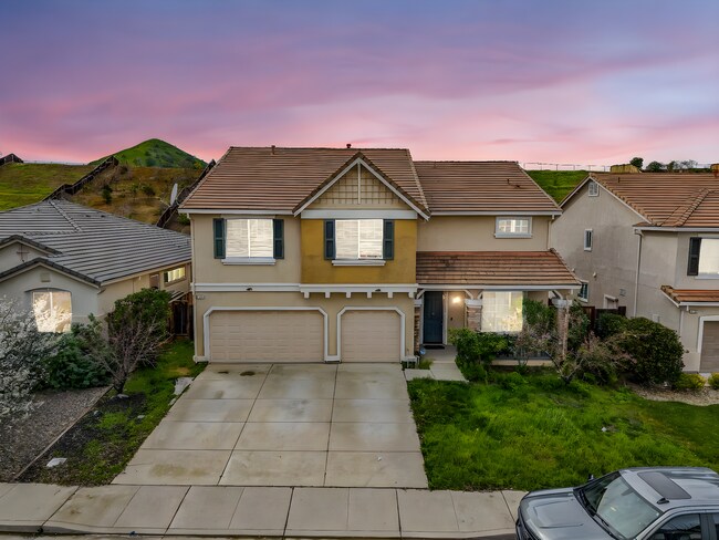 Photo - EXTRA LARGE HOME AND LOT... NESTLED IN THE ANTIOCH HILLS... 5 BEDS/3 BATHS/LARGE LIVING ROOM AND ...