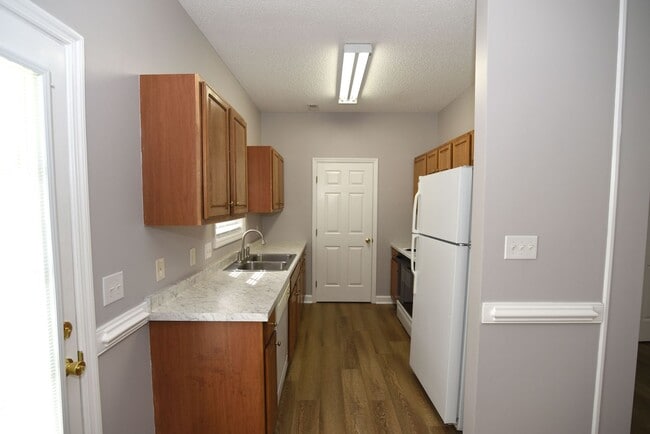 Photo - 3712 Cliffridge Dr