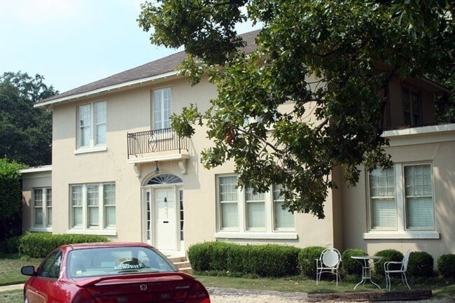 Building Photo - 405 Opelika Rd Unit 405