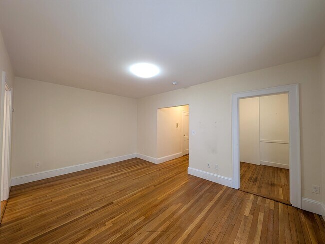 Photo - 32 College Ave Unidad 4