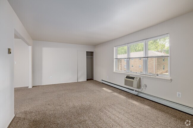 1BR, 1BA - 802SF - Living Room