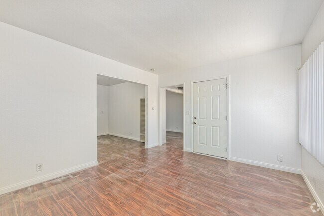 Studio - 620SF - Living Room