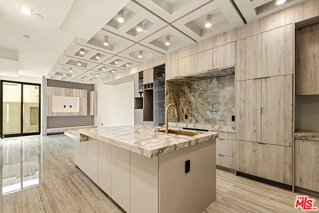 Building Photo - 1021 N Ogden Dr Unit 2