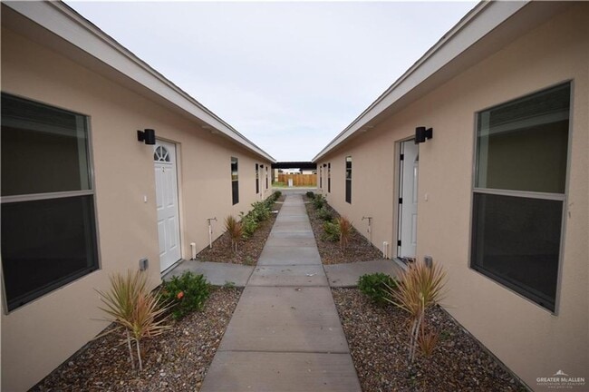 Photo - 1217 Upas Dr Unit 2