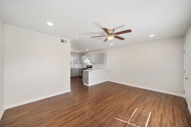 6403 Sloan St Unidad 1