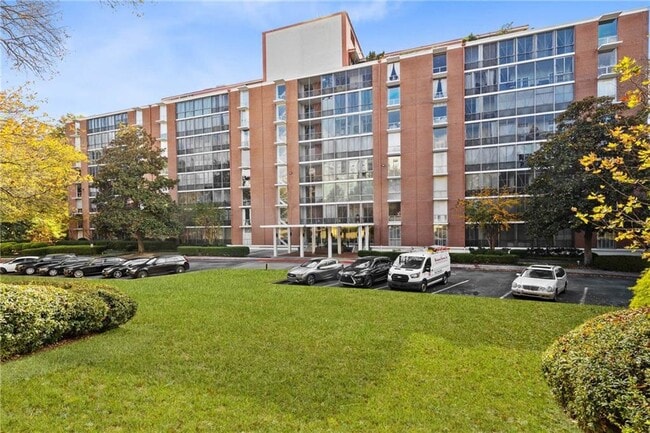 Building Photo - 130 26th St NW Unit 307