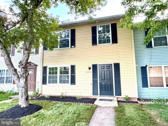Photo - 9658 Woodhue Ct