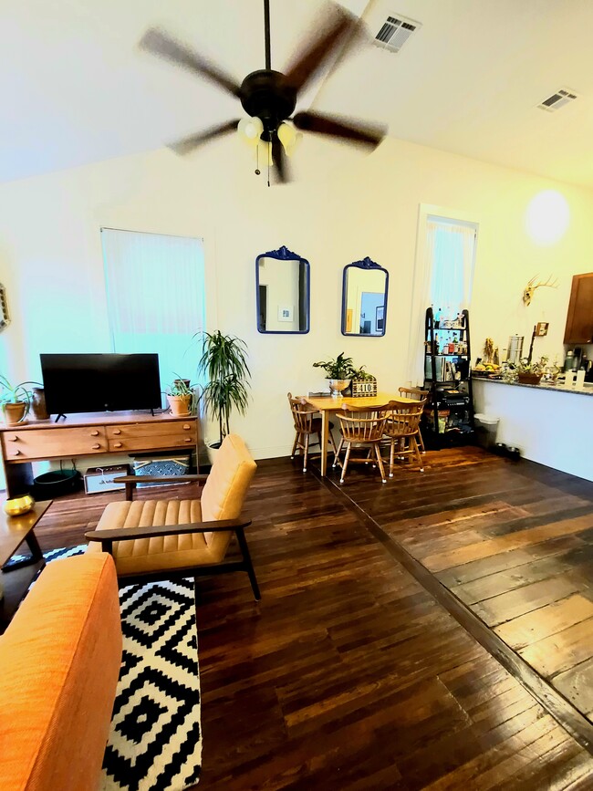 Photo - 410 N Tonti St