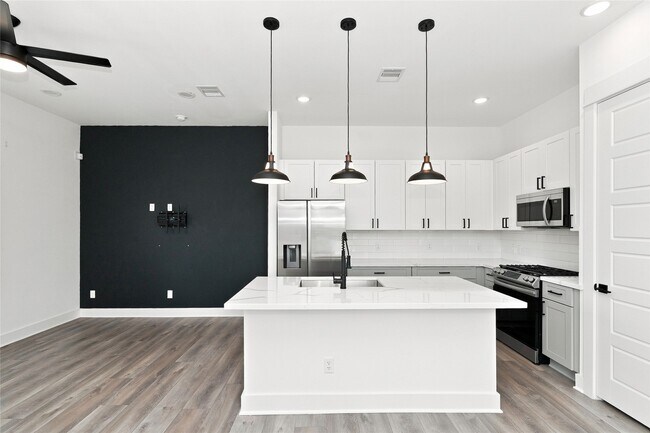 Photo - 2908 Stevens St