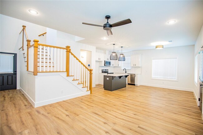 Photo - 715 N Mt Olive St