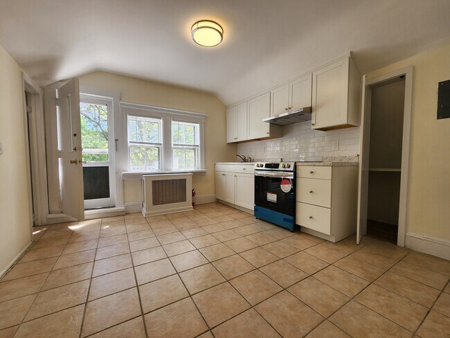 181 Forest St Unit 3