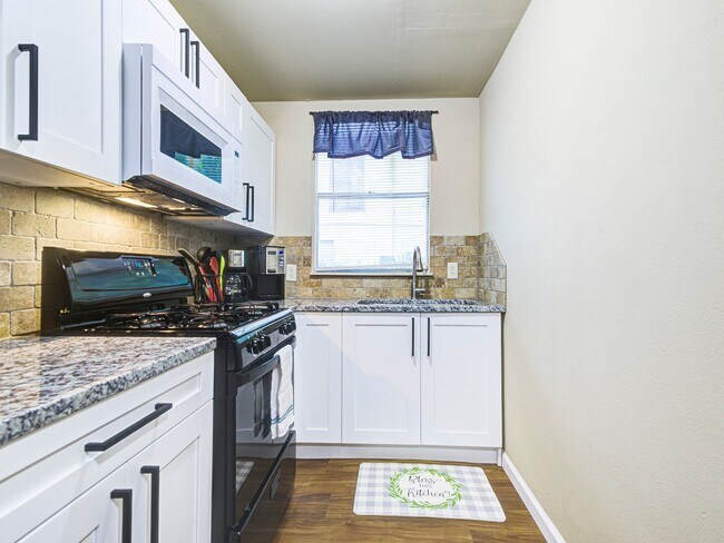 Building Photo - 3917 Winnie St