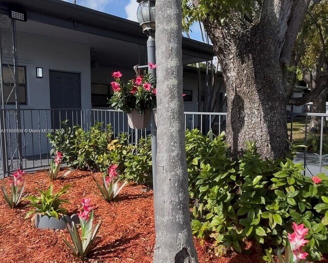 Photo - 13390 NE 6th Ave Unit 11