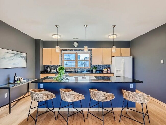 Photo - 166 2nd St N