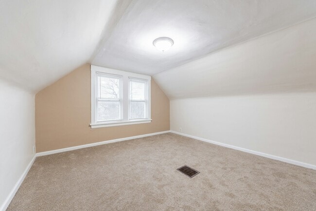 Photo - 10618 Crestwood Ave