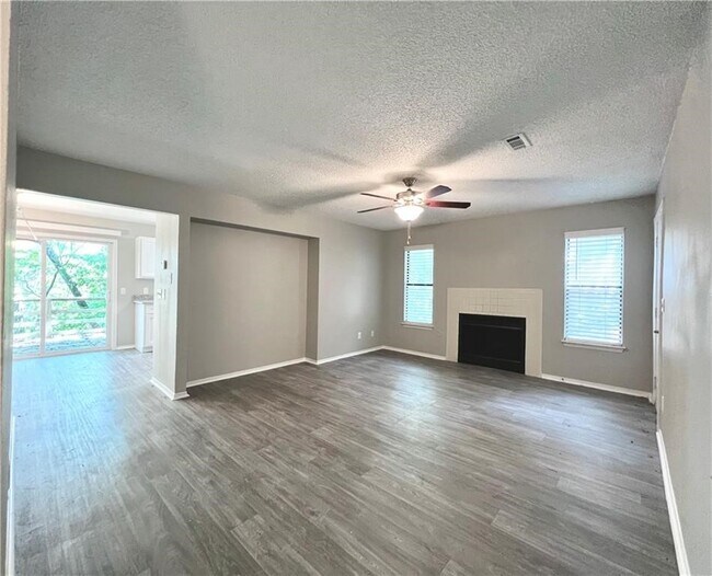 Photo - 3250 N Kings Cross