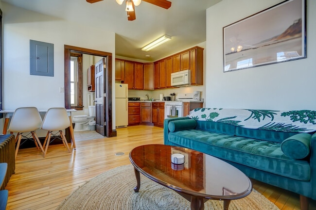 Building Photo - 1253 Williamson St Unit ID1377412P