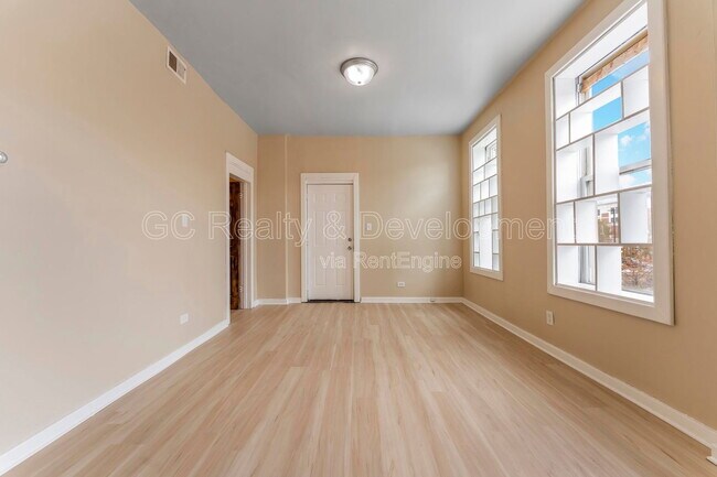 Photo - 3328 W Chicago Ave Unit 2R