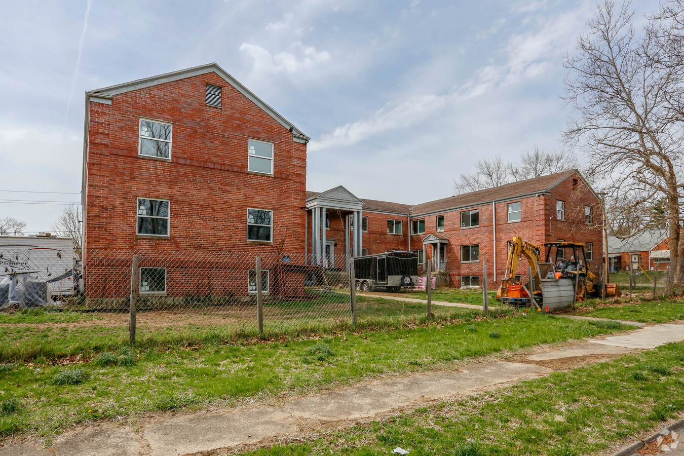 Photo - Ryburn Court Apartments