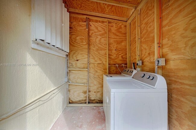 Building Photo - 17950 NW 6th Ct