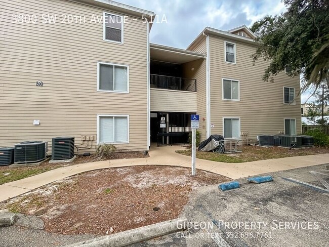 Building Photo - 3800 SW 20th Ave Rental