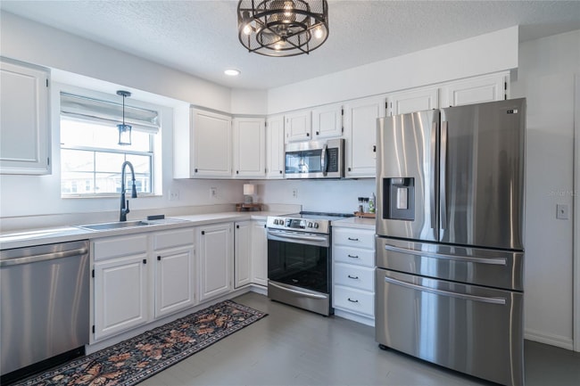 Photo - 37340 Derbyshire Dr