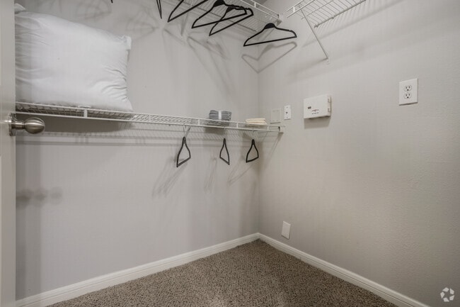 1BR, 1BA - 716 SF (A1)
