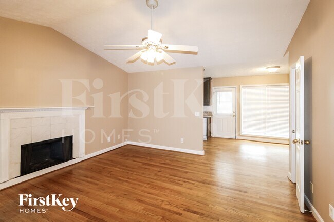 Photo - 5082 Memory Ln