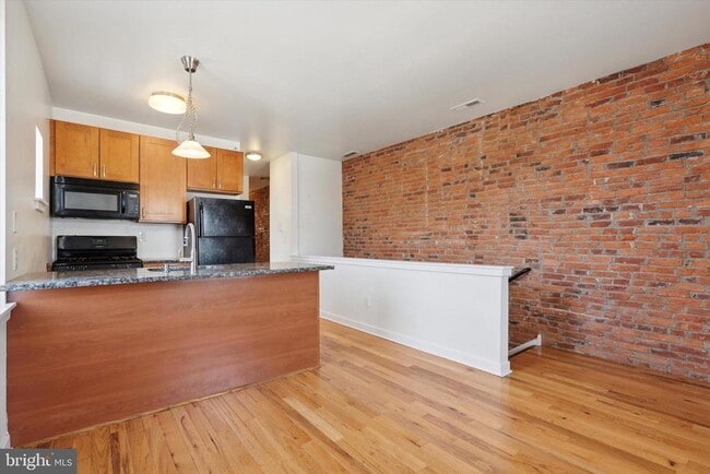 Building Photo - 2128 N 17th St Unit 3 Rental