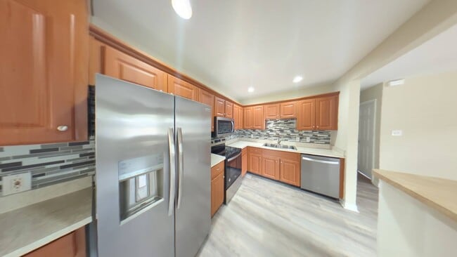 Photo - 1620 Guinyard Way