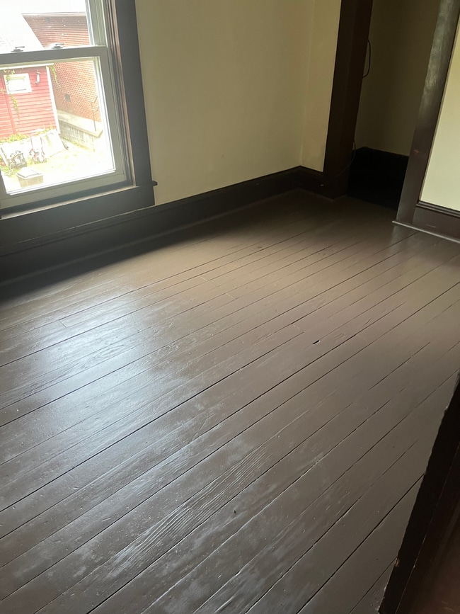 Photo - 211 Howard St