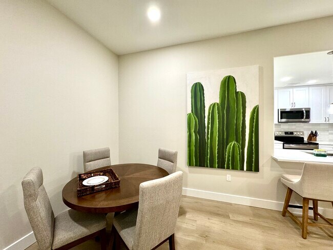 Photo - 2040 E River Rd Unidad 202