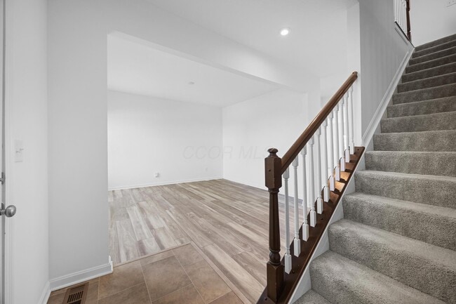 Photo - 6295 Honey Farm Way